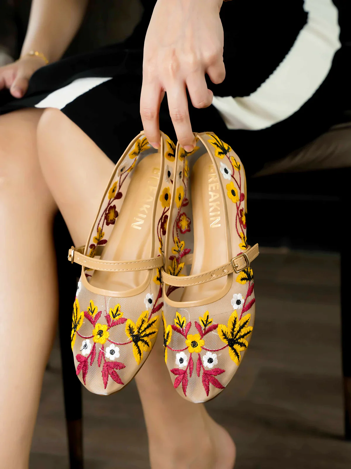Ballerinas with Decorative Flowers - Image 8