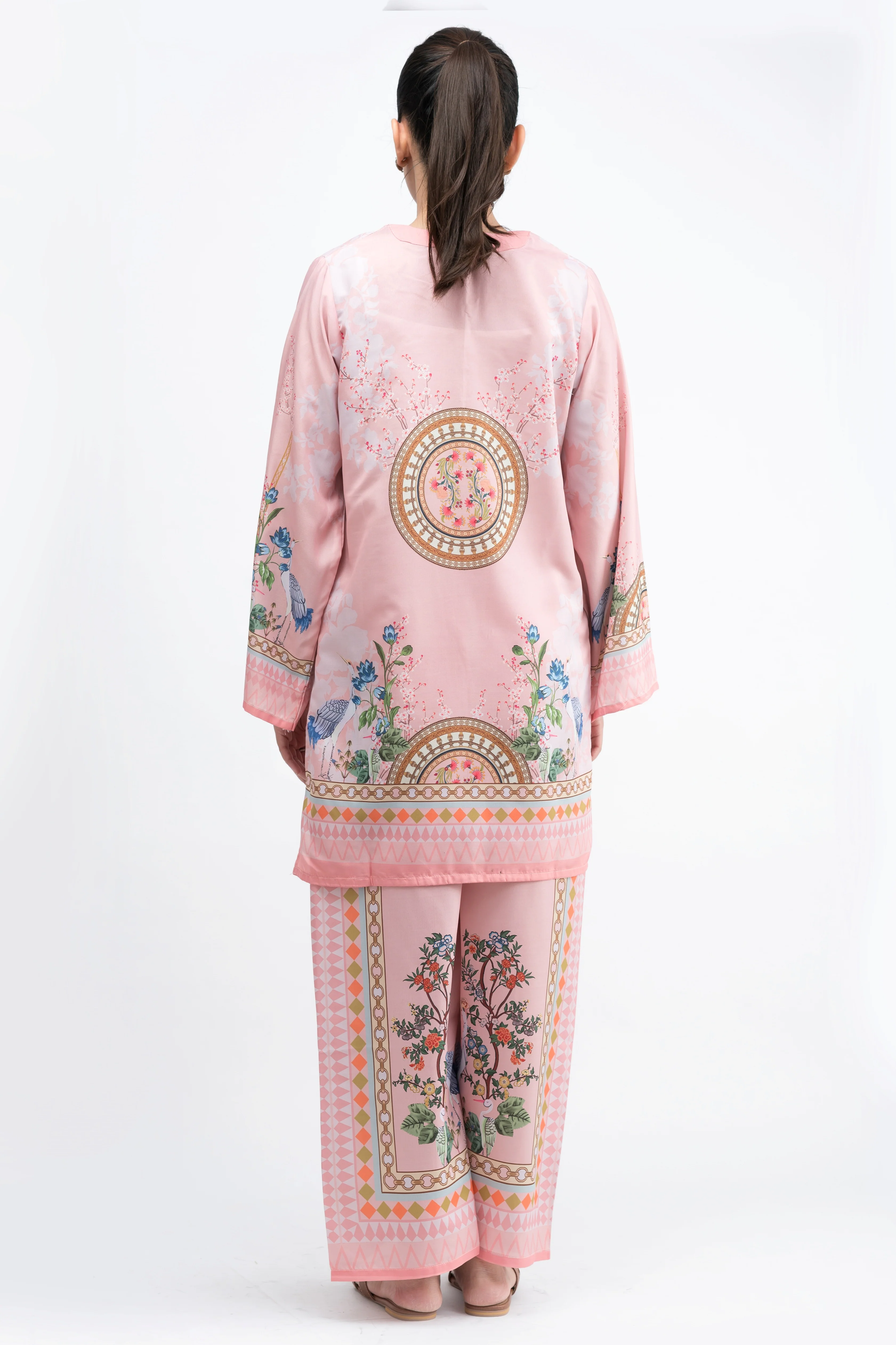 BUBLE GUM PRINTED CREPE LAWN CO-ORD SET - Image 3