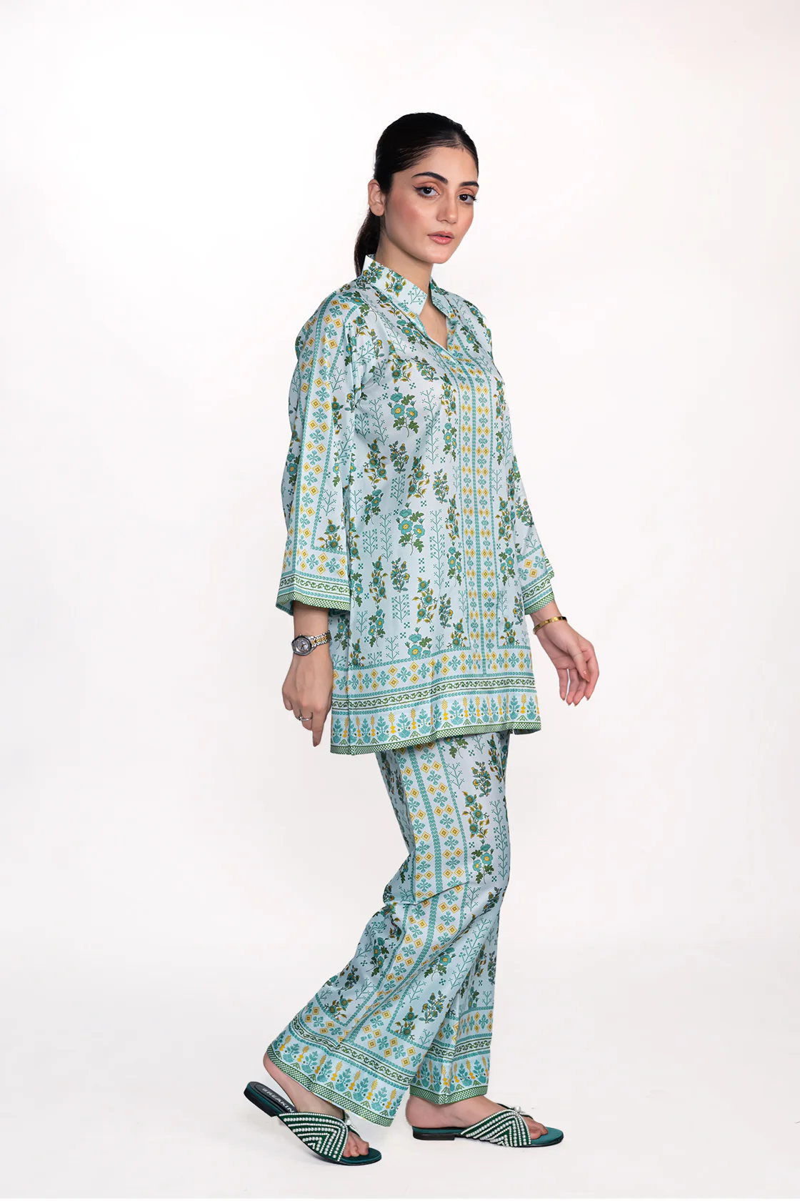 CALLA LILY FLORAL PRINTED CREPE LAWN CO-ORD SET - Image 2