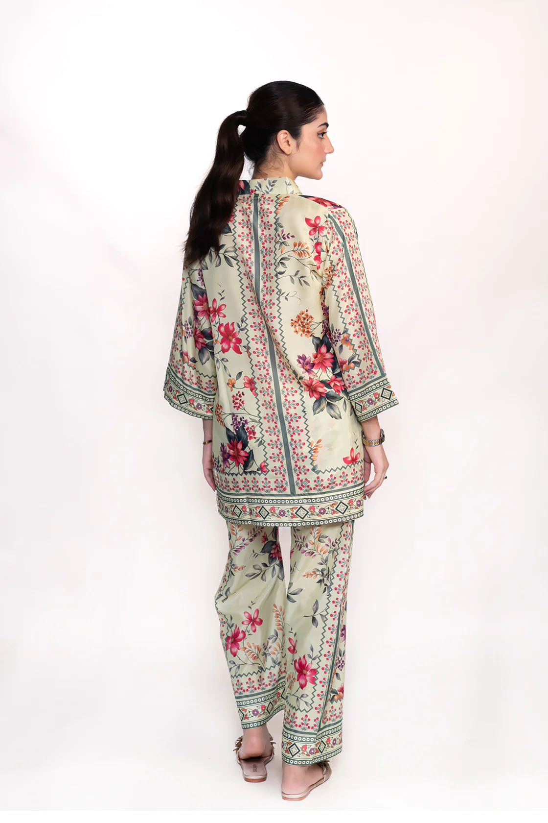CAMELLIA FLORAL PRINTED CREPE LAWN CO-ORD SET - Image 4