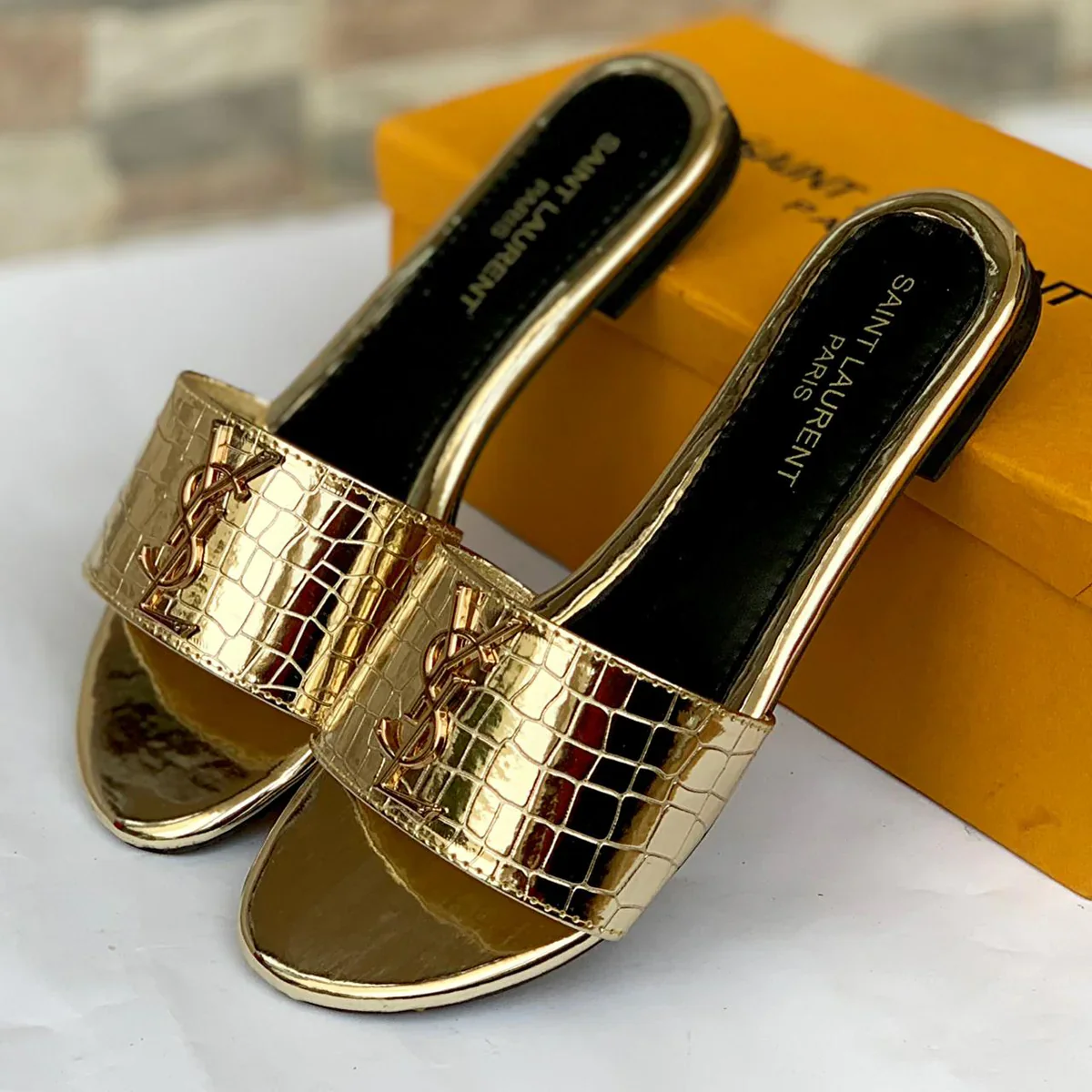 Croco-dile In 3 AmazingColours - Image 7
