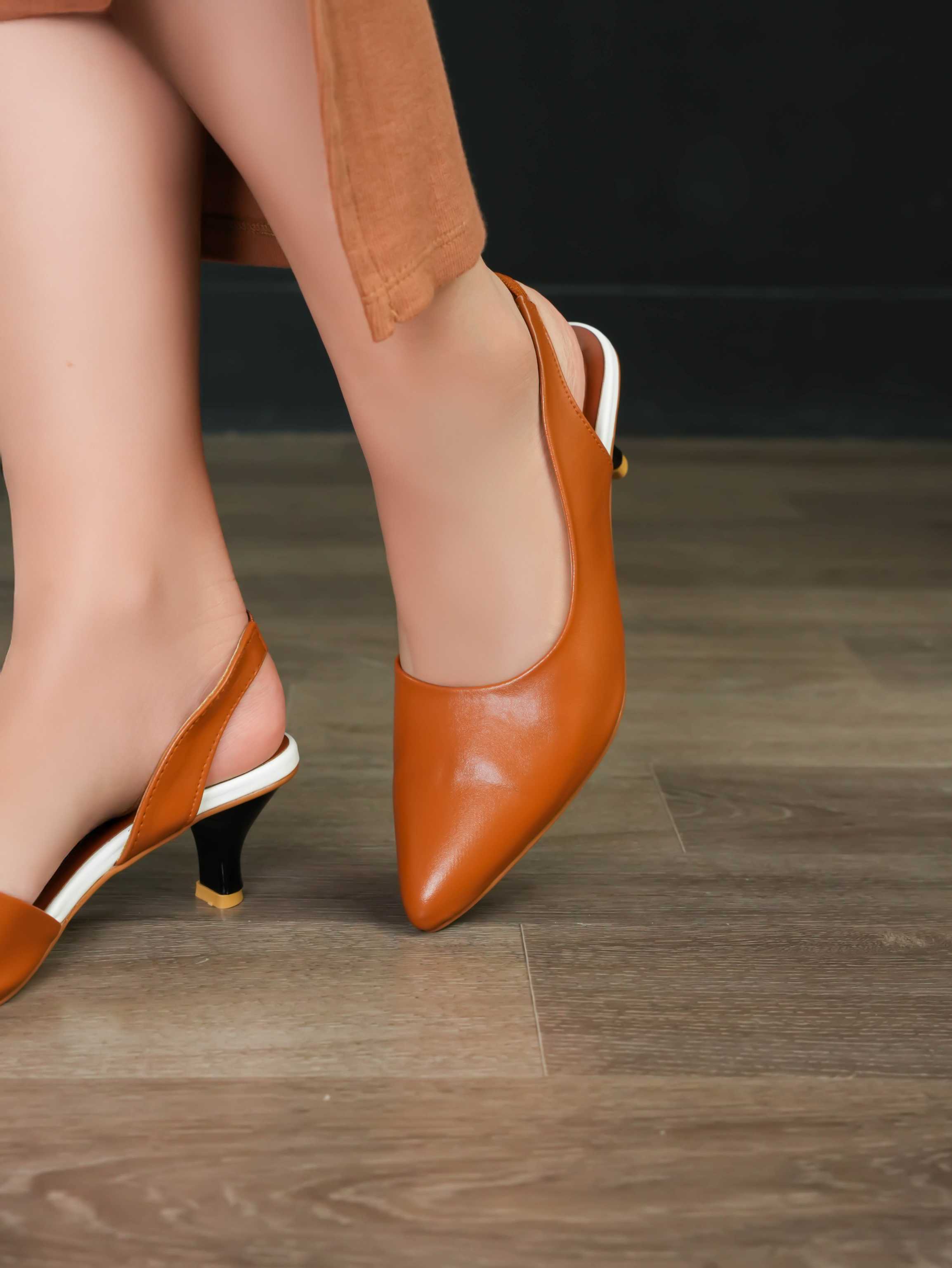 Dita - Brown - Image 3