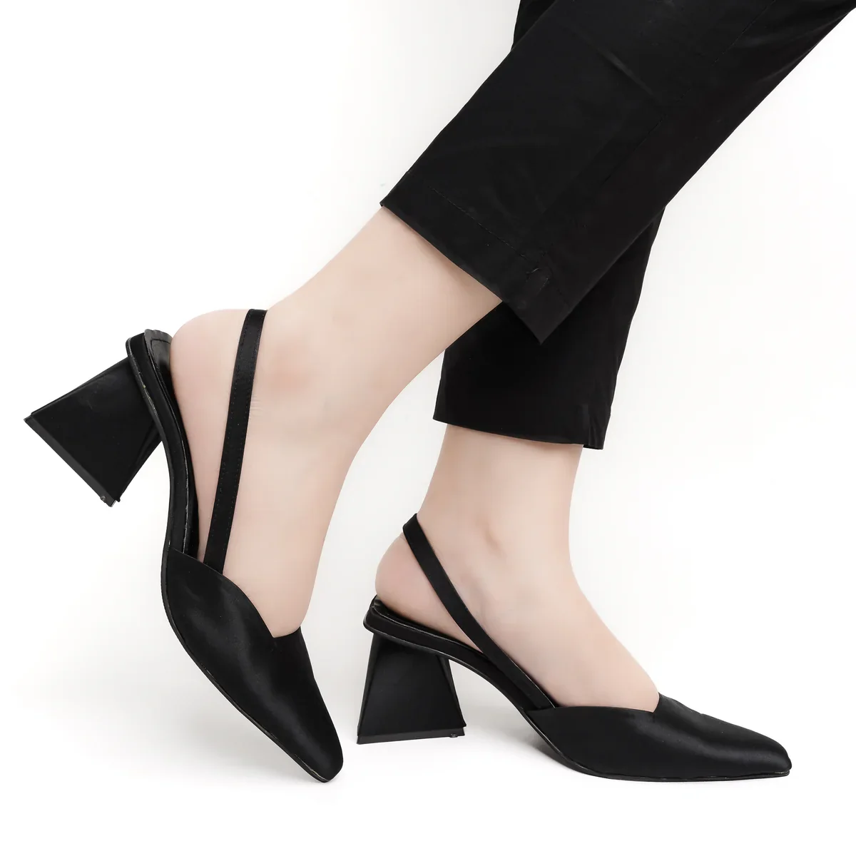 Luna - Image 14